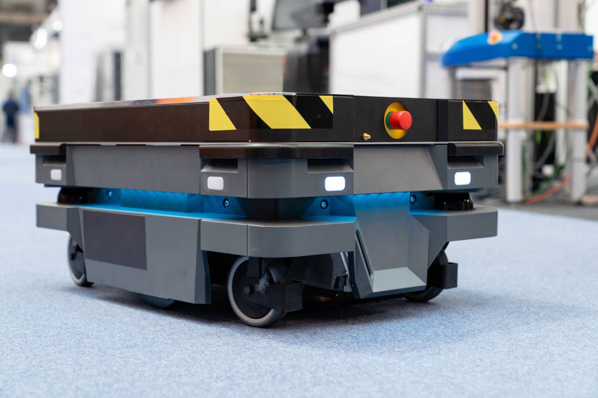 autonomous mobile robot lithium battery selection